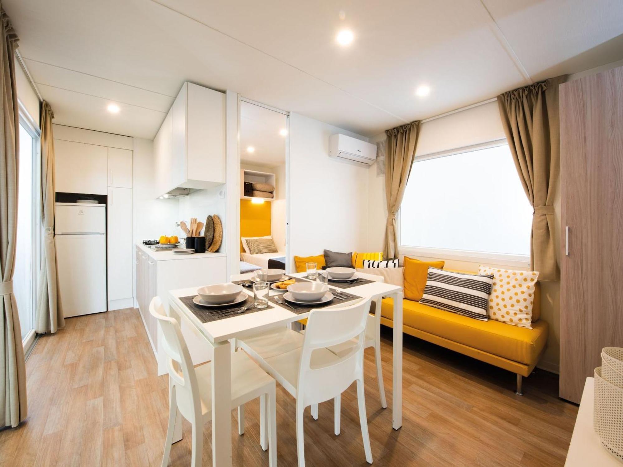 Mobile Home Mediteran Superior By The Pool In Caravan Park Strasko, 노바야 외부 사진