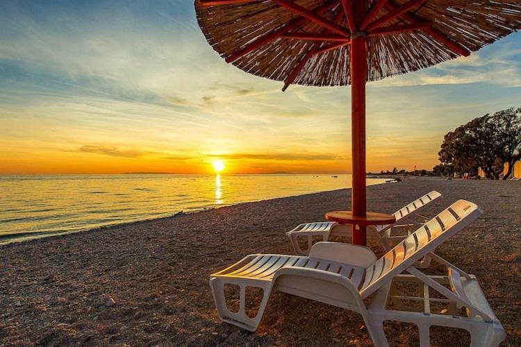 Mobile Home Mediteran Superior By The Pool In Caravan Park Strasko, 노바야 외부 사진
