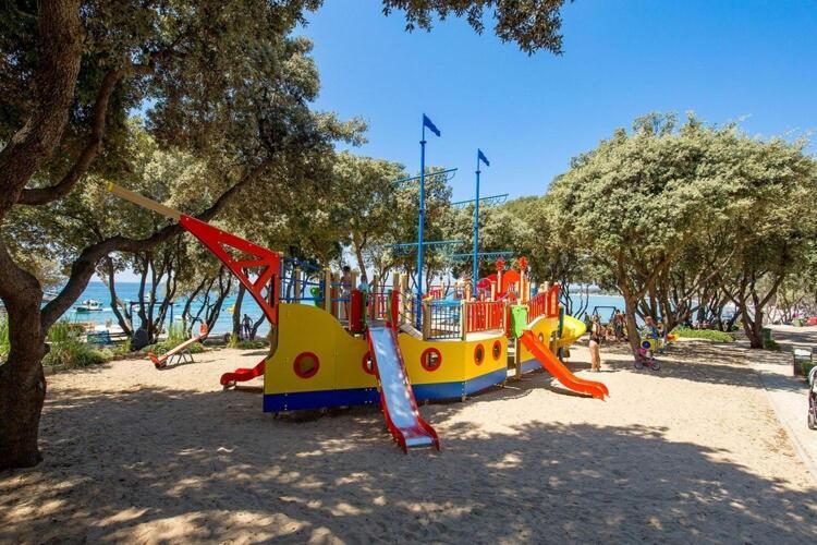 Mobile Home Mediteran Superior By The Pool In Caravan Park Strasko, 노바야 외부 사진