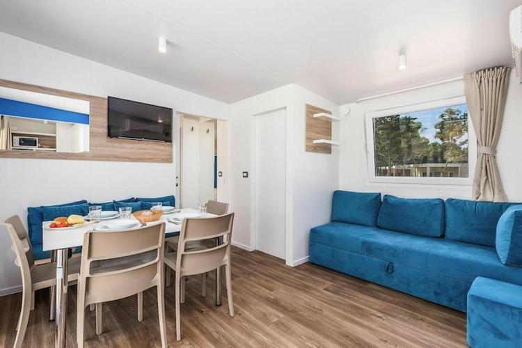 Mobile Home Mediteran Superior By The Pool In Caravan Park Strasko, 노바야 외부 사진