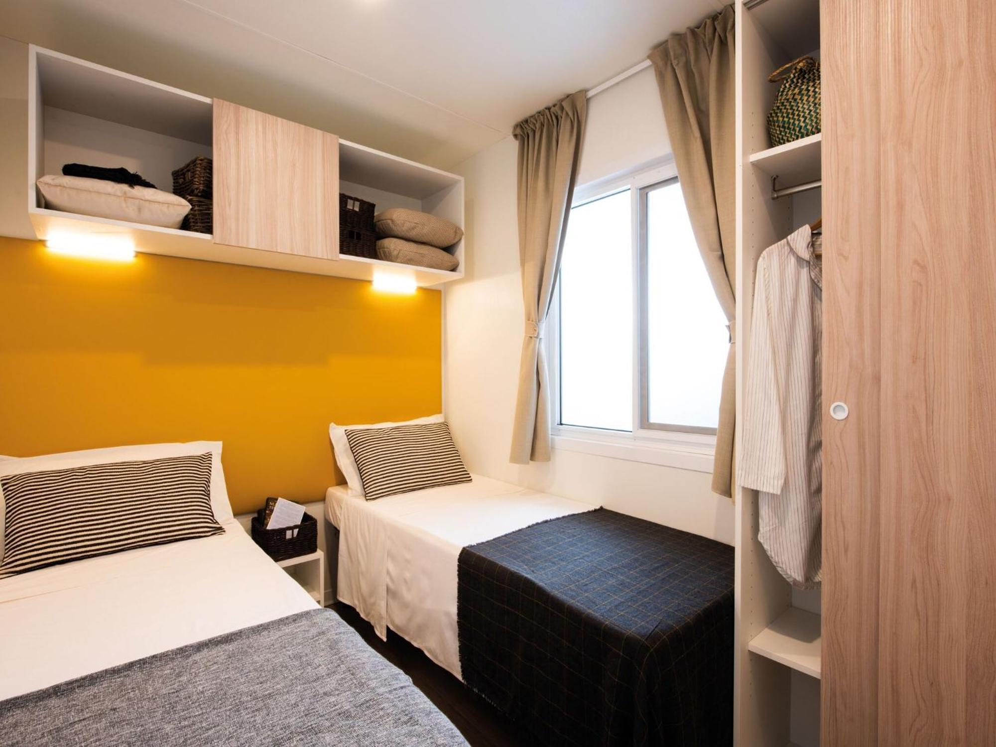 Mobile Home Mediteran Superior By The Pool In Caravan Park Strasko, 노바야 외부 사진